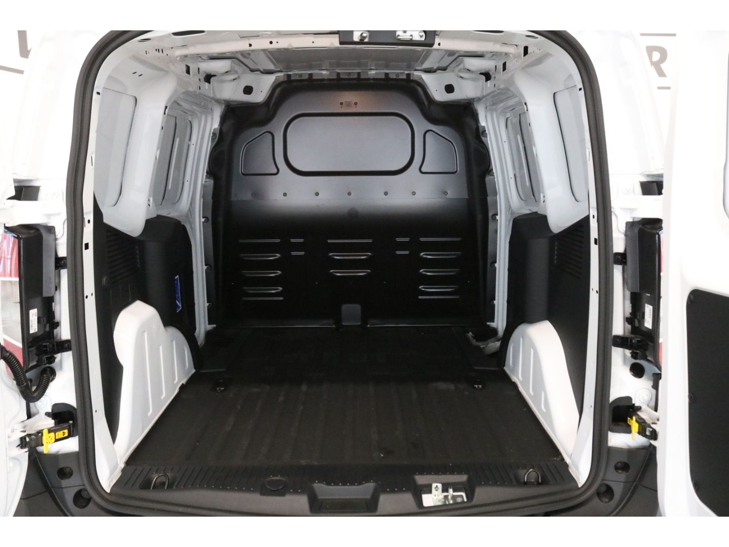 Fahrzeugabbildung Ford Transit Courier Basis 1.0 EcoBoost Klima PDC Tem