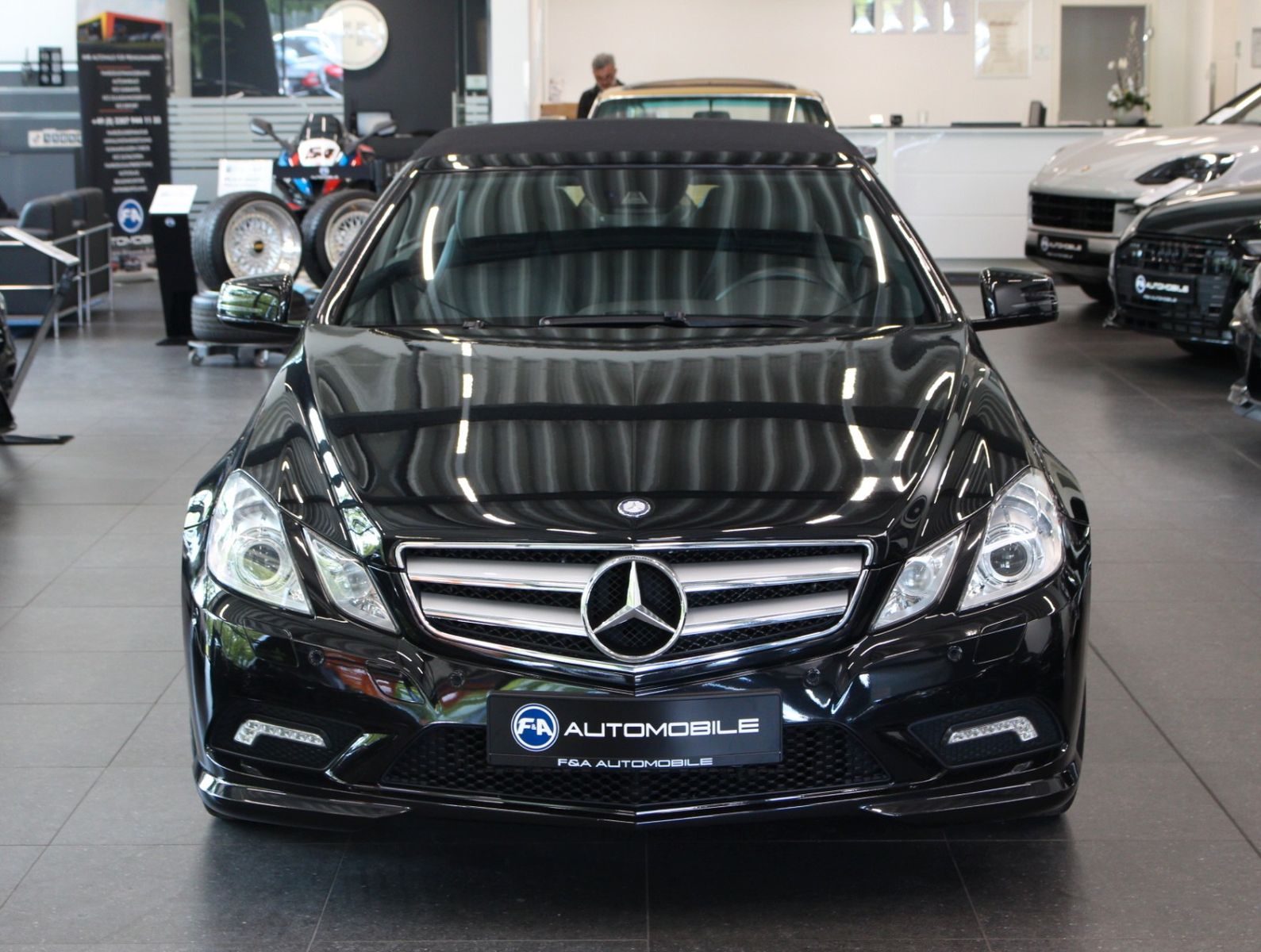 Fahrzeugabbildung Mercedes-Benz E 350 Cabriolet AMG-Line*Kamera*2.Hand