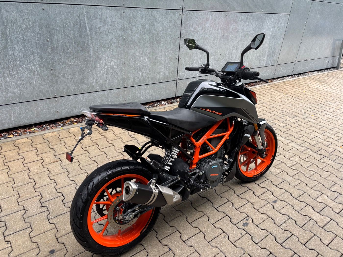 Fahrzeugabbildung KTM 390 Duke aus erster Hand