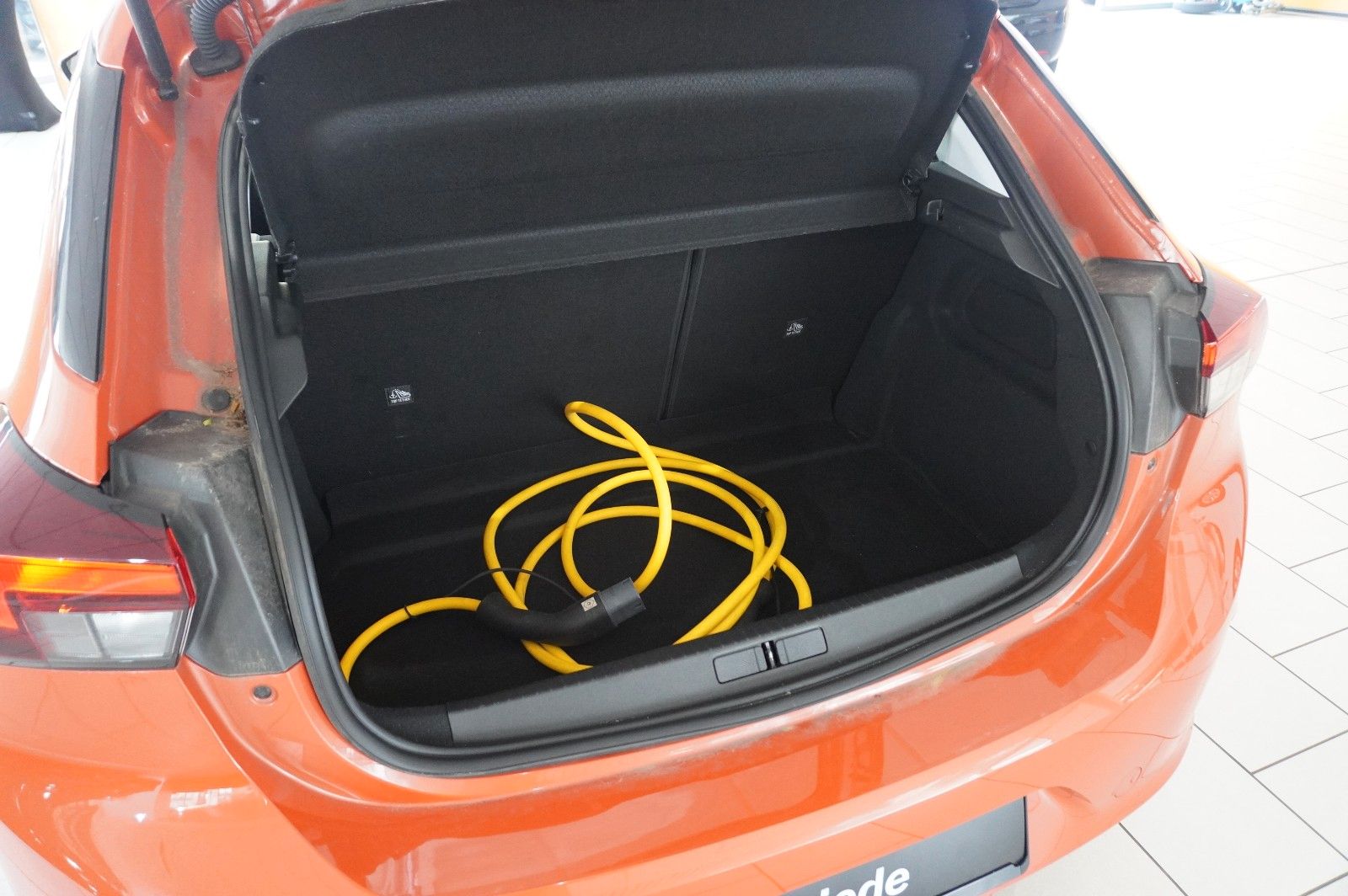 Fahrzeugabbildung Opel Corsa-e F EDITION 7KW NAVI/VIRT/TEMP/DAB/WÄRMEP.