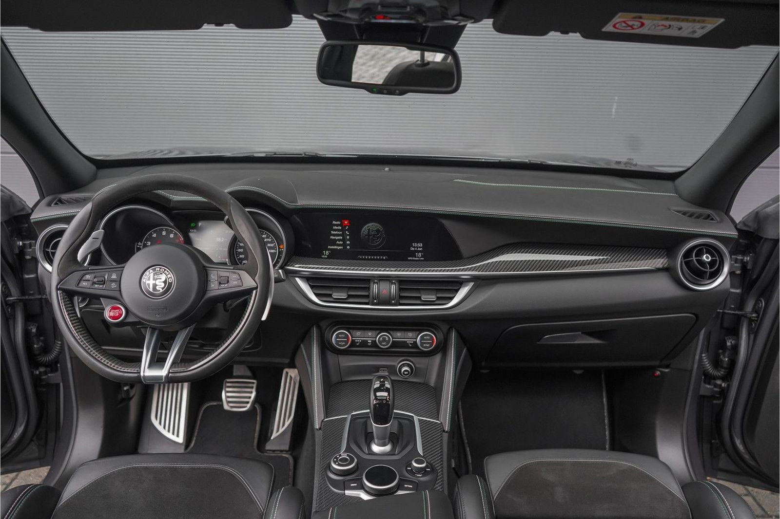 Alfa Romeo Stelvio 2.9 V6 AWD Quadrifoglio Pano H&K Carbon imagem 2
