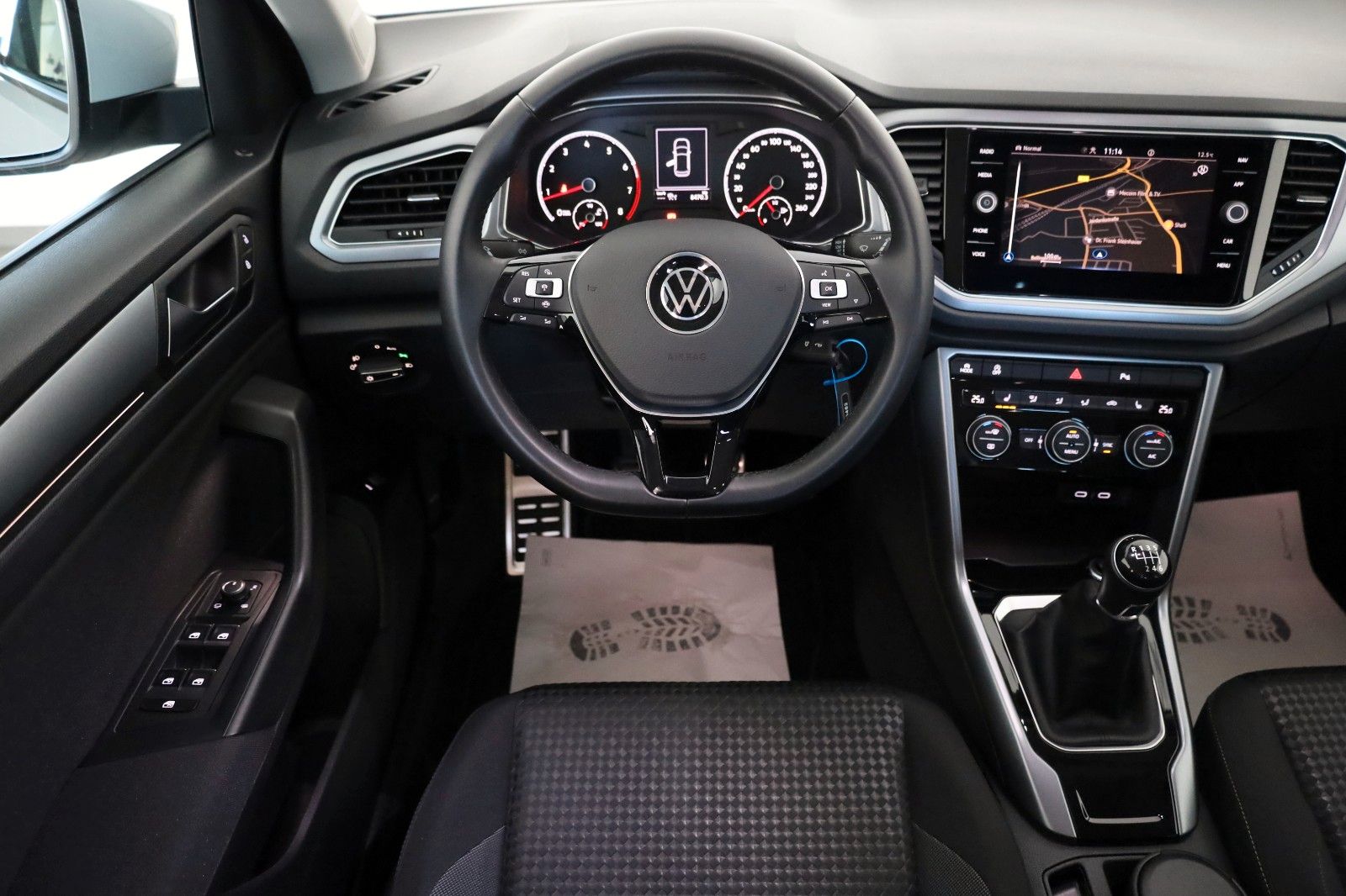 Fahrzeugabbildung Volkswagen T-Roc Active Navi,LED,SH,PDC,Apple CarPlay