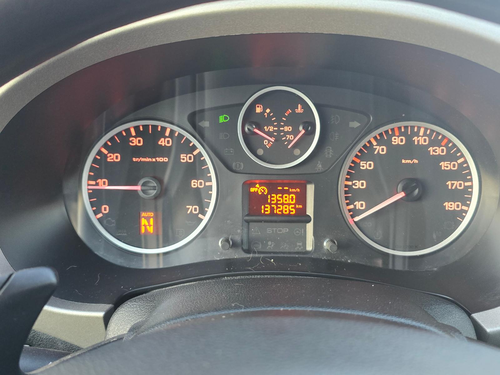 Peugeot Partner Tepee Active TÜV Dez./2027