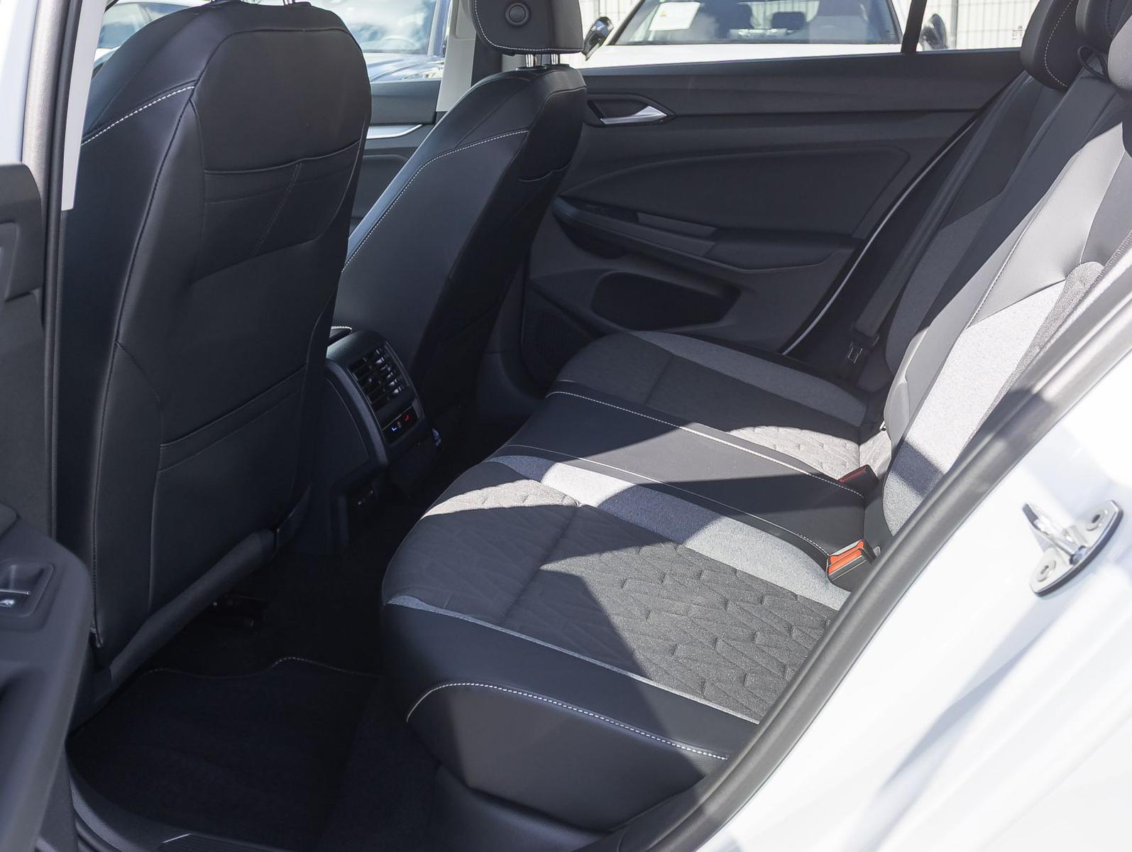 Volkswagen Golf VIII Goal 1.5 eTSI DSG Navi LED ACC EPH AHK, миниатюра 26