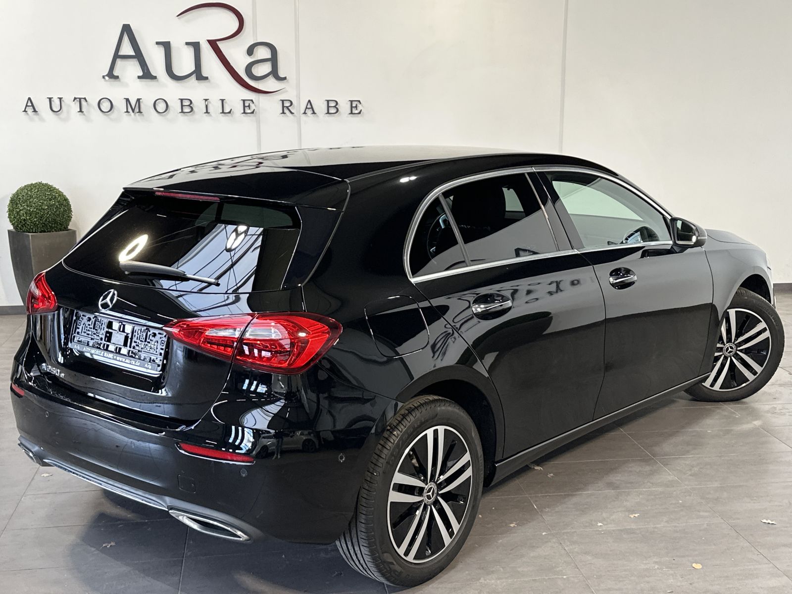 Fahrzeugabbildung Mercedes-Benz A 250e Progressive NAV+KEYLESS+TEMPO+PARKASSIST