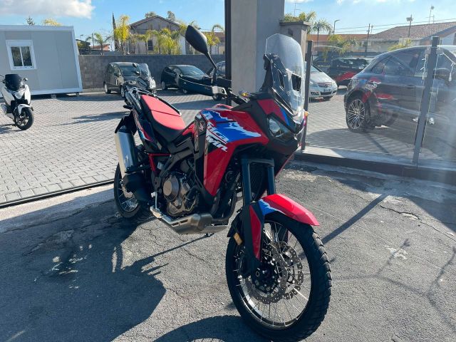 Honda AFRICA TWIN 2024