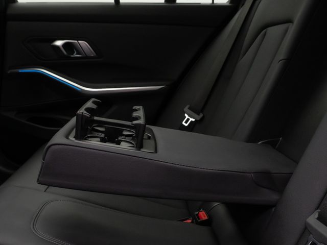 Foto Nummer 31: BMW 318d