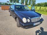 Mercedes-Benz Mercedes E 200 CDI W210 E-Klasse - Mercedes-Benz E 200: W210