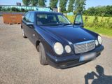 Mercedes-Benz Mercedes E 200 CDI W210 E-Klasse - Mercedes-Benz E 200: Limousine, W210