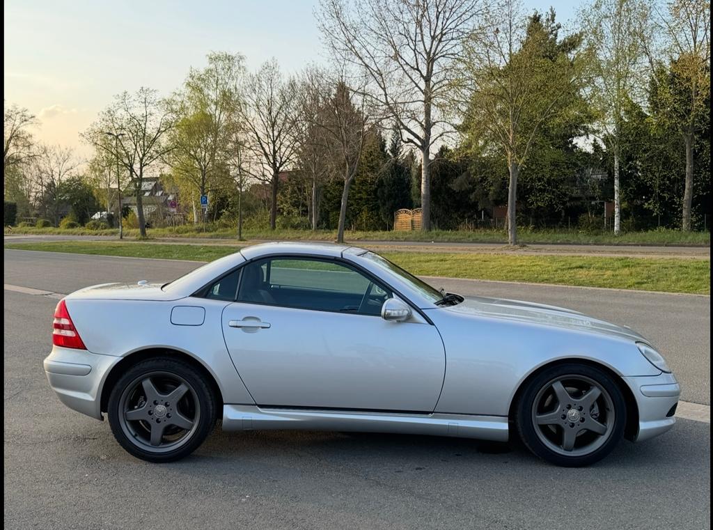 Mercedes-Benz SLK 320