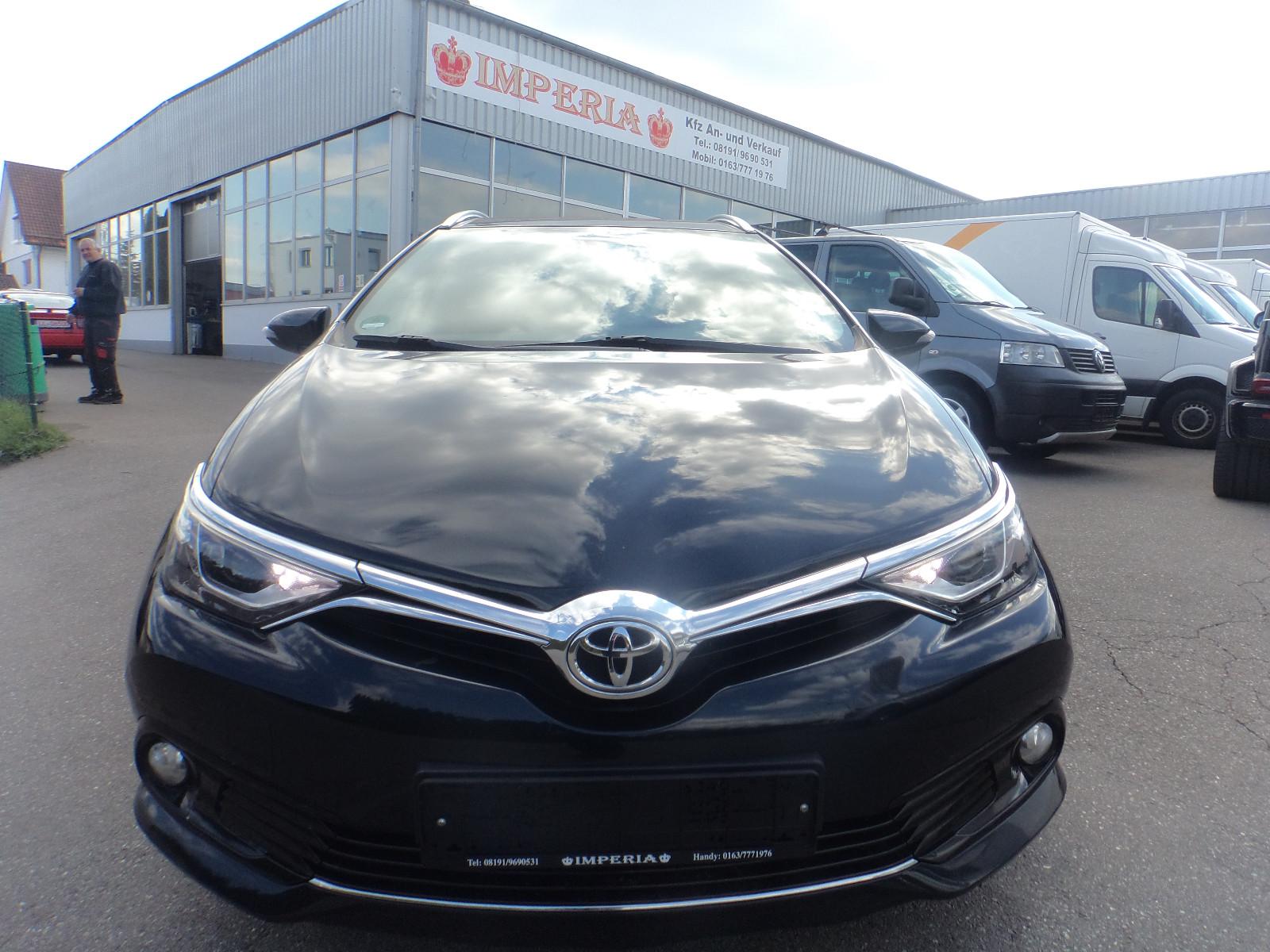 Toyota Auris Touring Sports Edition-S Automatik Navi