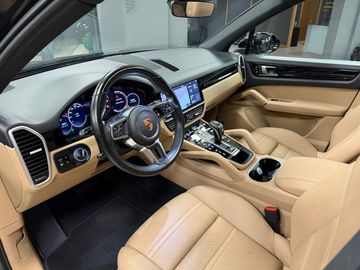 Porsche Cayenne - 8
