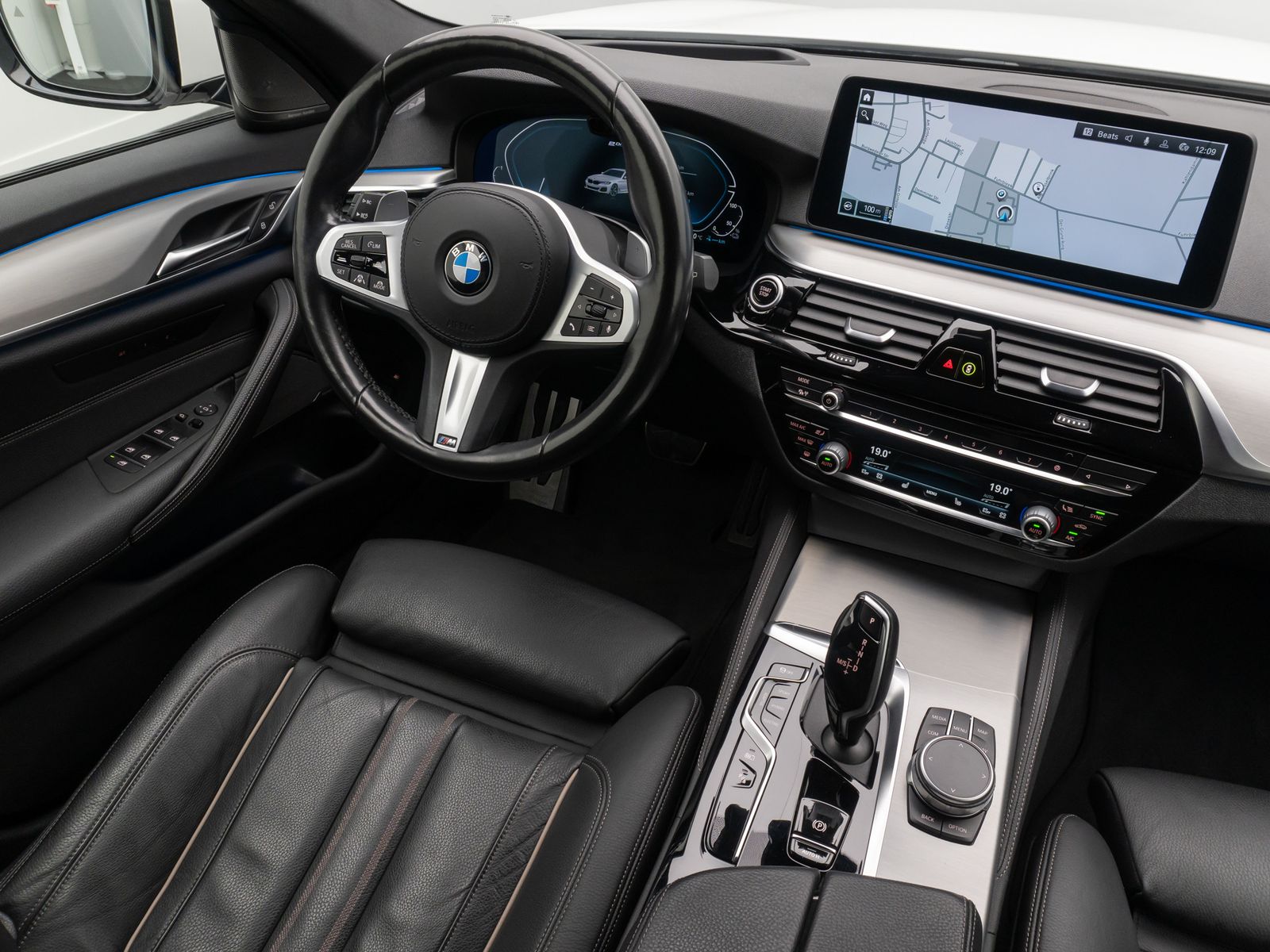 Fahrzeugabbildung BMW 530e M Sport Laser DAB H/K Kamera HUD Komfort