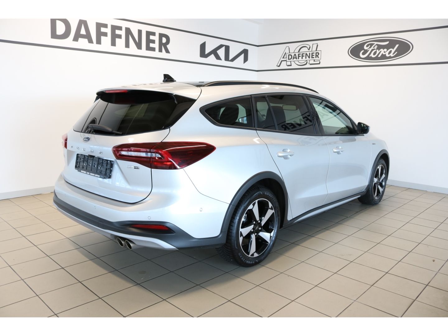 Fahrzeugabbildung Ford Focus Active X Schiebdach LED DAB totWinkel ASS