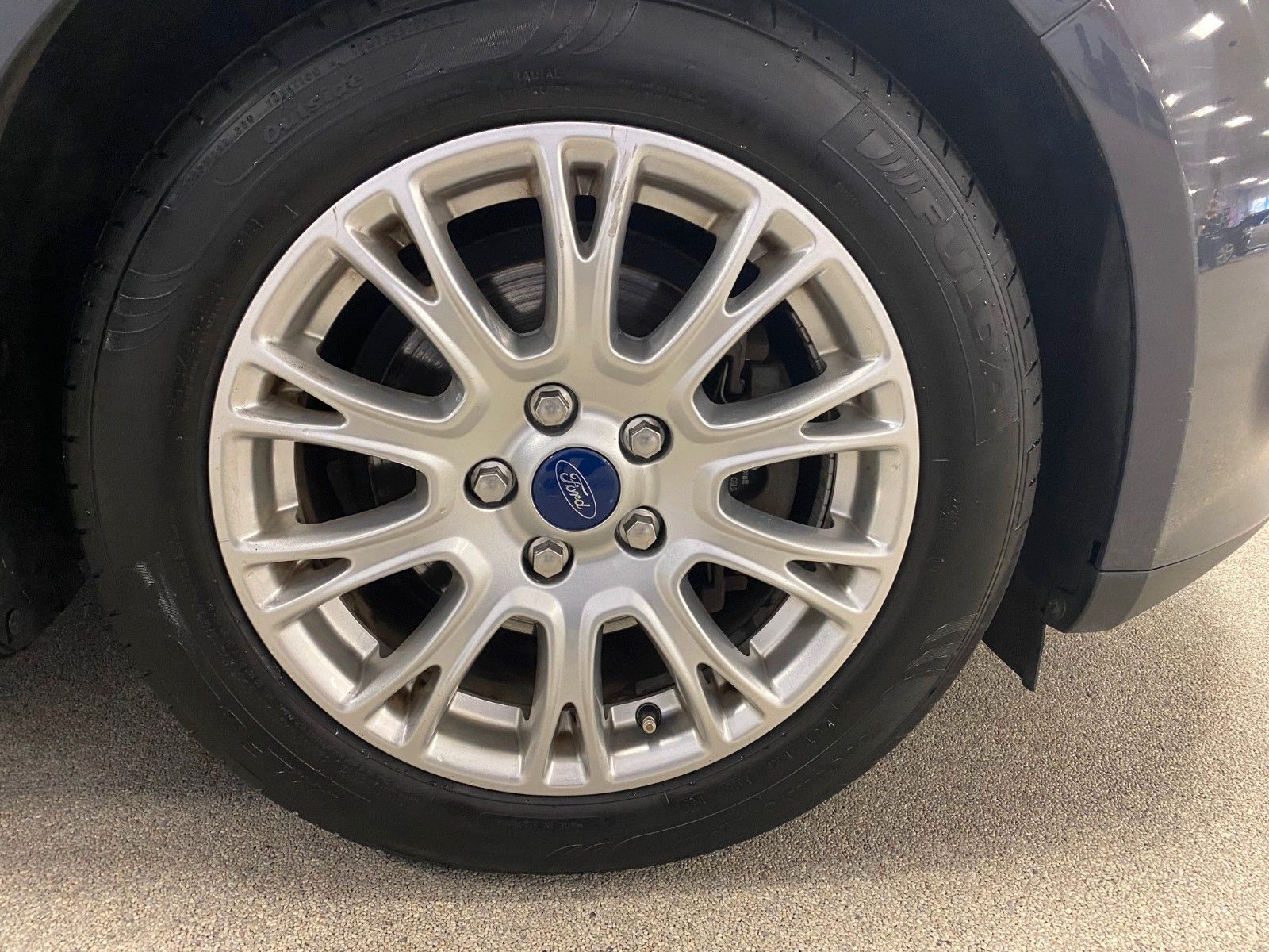 Fahrzeugabbildung Ford Focus 1.6 TDCi Titanium Turnier+NAVI+TELEFON+ALU