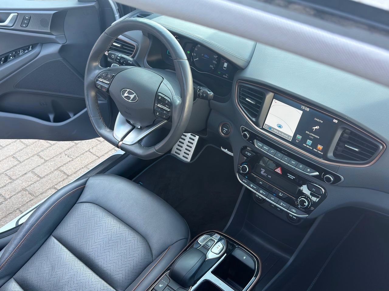 Fahrzeugabbildung Hyundai IONIQ EV Premium *Schiebedach*Totwinkel*ACC*LED*