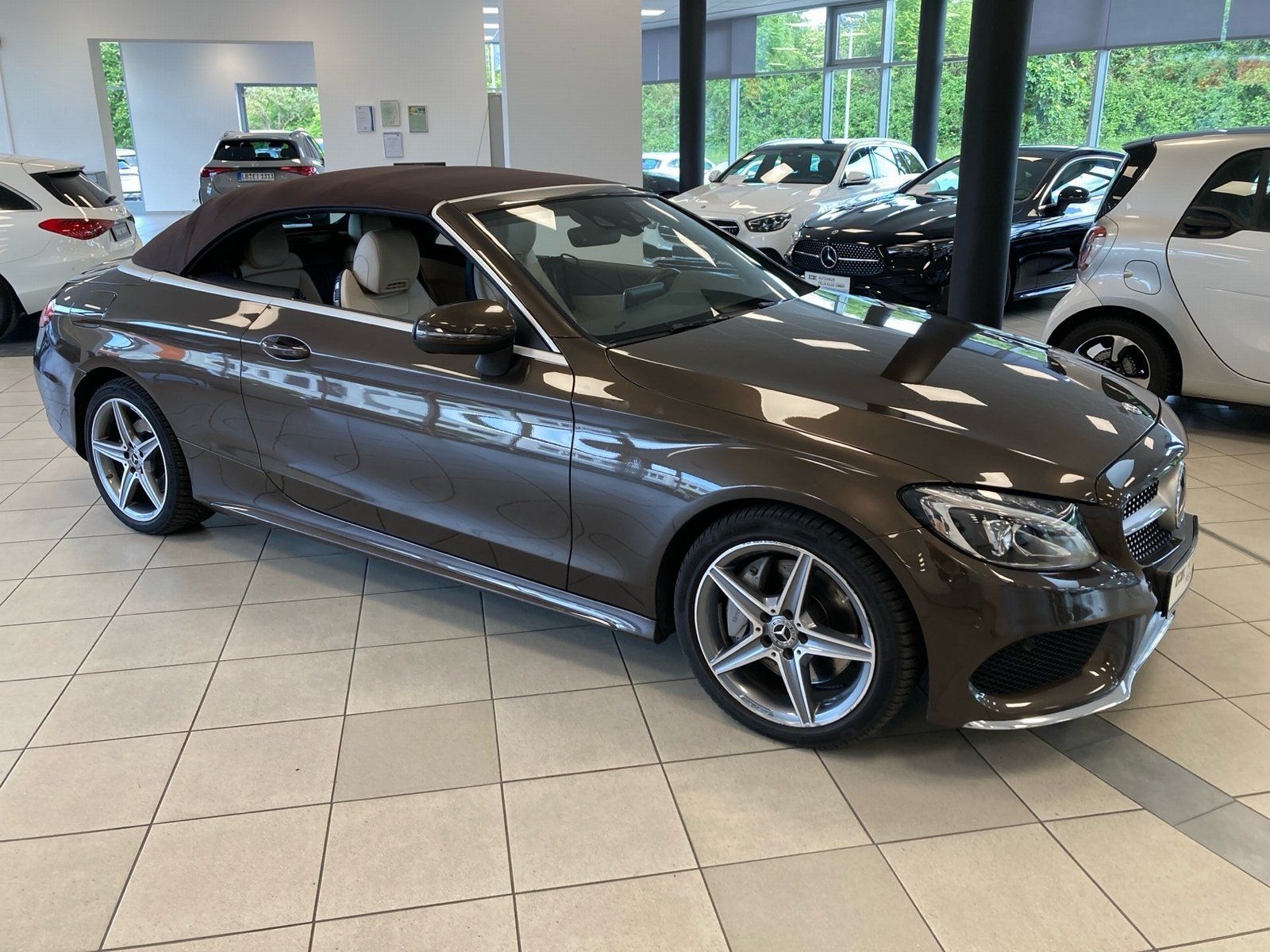 Fahrzeugabbildung Mercedes-Benz C 300 AMG*Burmester*Distro*Totwink*LED*Kam*AHK*