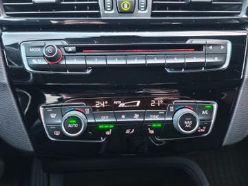 BMW X1 sDrive 18 d*LED*AHK*Navi*SHZ*Kamera*PDC*