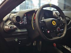 Fahrzeugabbildung Ferrari F8 Tributo (RACING/LIFT/CARBON/CAMERA/ GARANTIE!