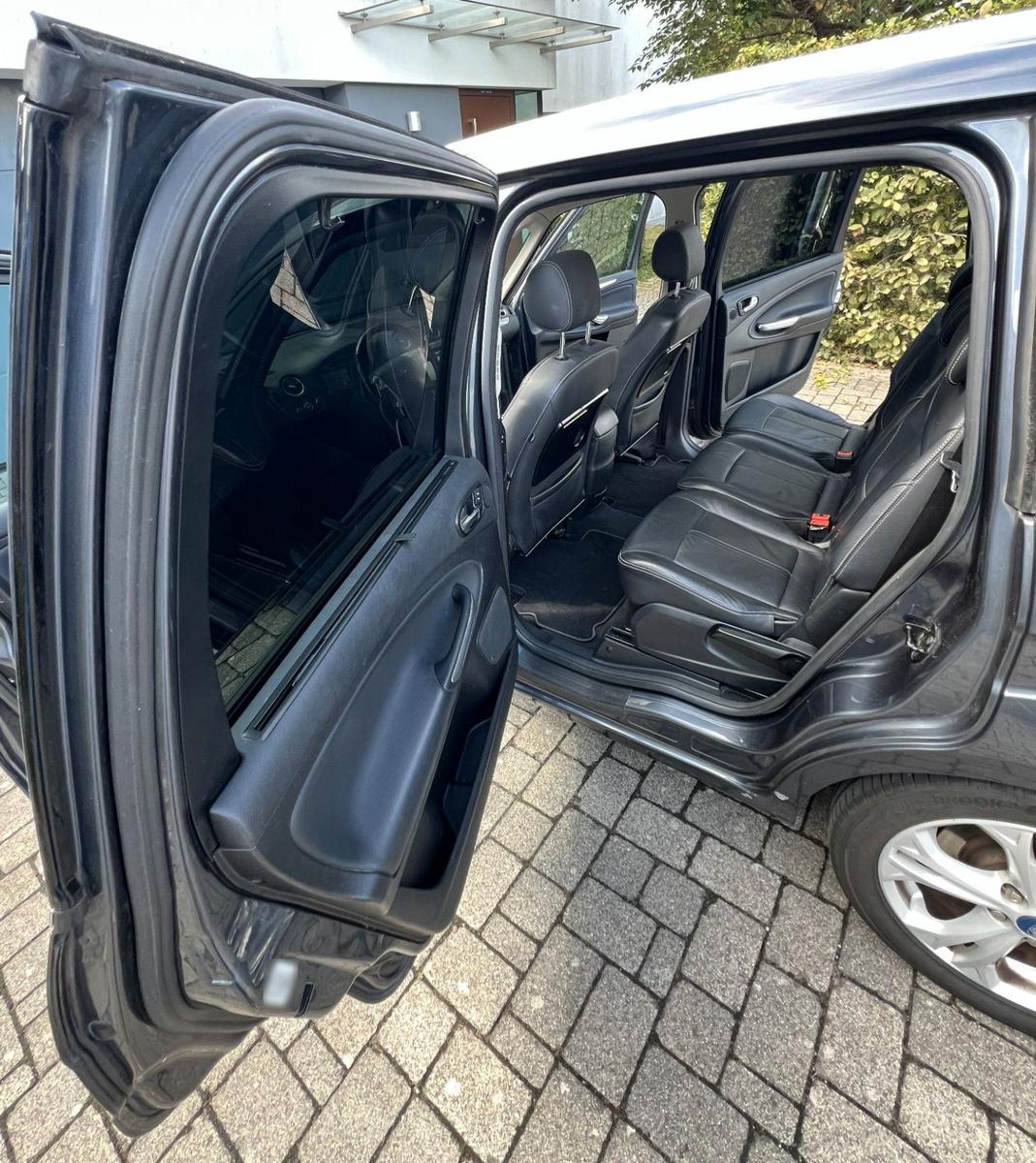 Ford Galaxy 2010 — photo 11