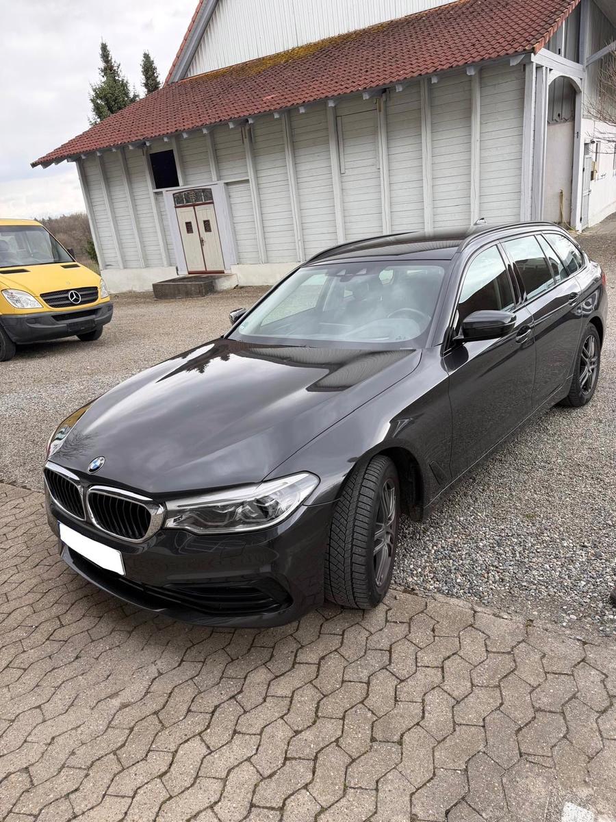 BMW 520 d Touring xDrive Sport Line AHK KAMERA NAVI