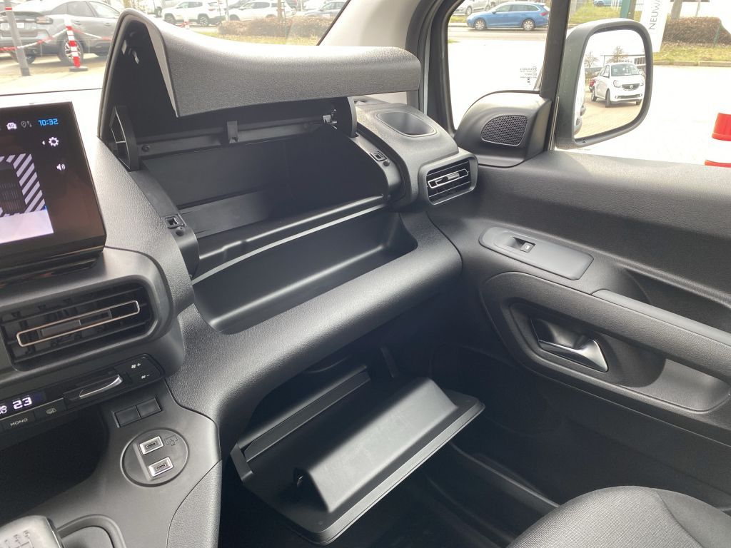 Fahrzeugabbildung Citroën Berlingo 1.5 Diesel 100 M XTR *Navi*Cam*3 Sitze*