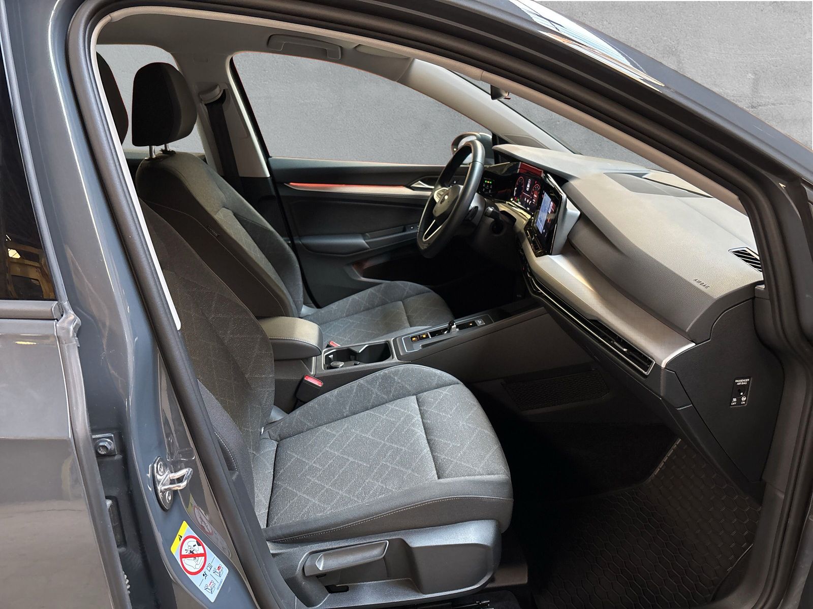 Fahrzeugabbildung Volkswagen Golf 1.0 eTSI Life ACC SHZ AppConnect