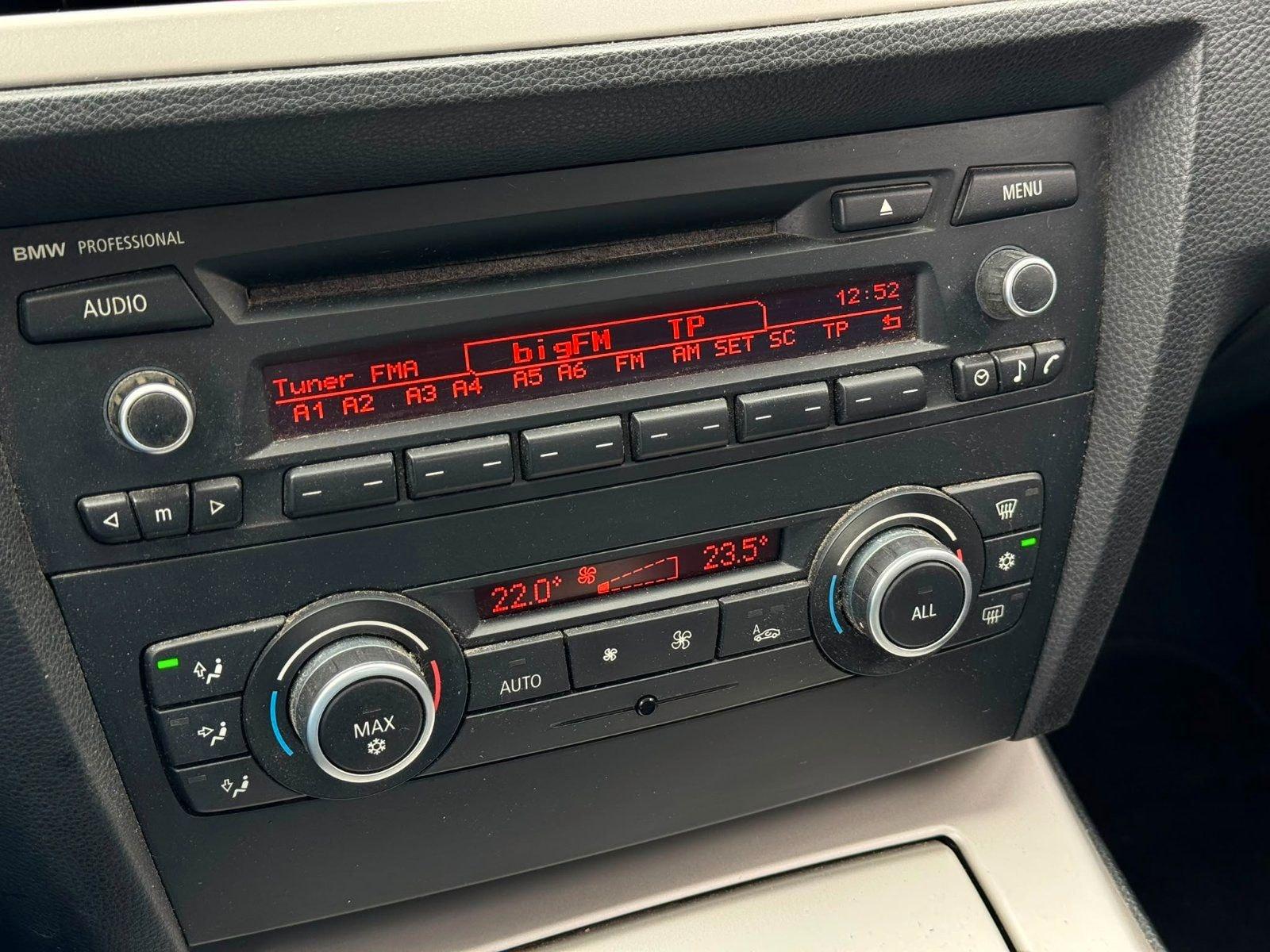 BMW 325d ConnectedDrive | 3.0 Diesel 204ch | BVM | GPS | Bluetooth | Bi-Xénon | Volant M | Clim Auto | PDC AR | Régulateur | Jantes 17"