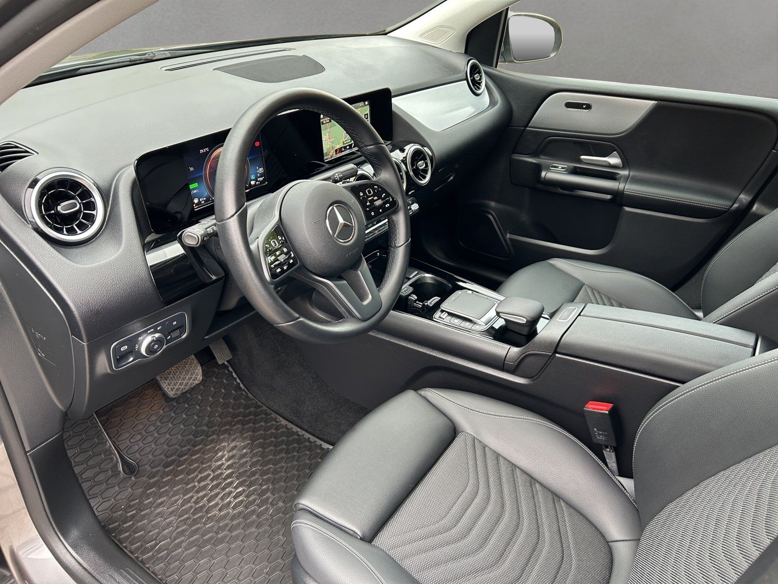Fahrzeugabbildung Mercedes-Benz B 250 e Style LED Business DAB Memo Totwi Kamera