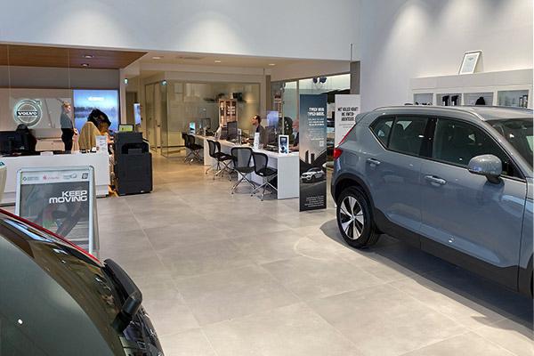 showroom-image-top