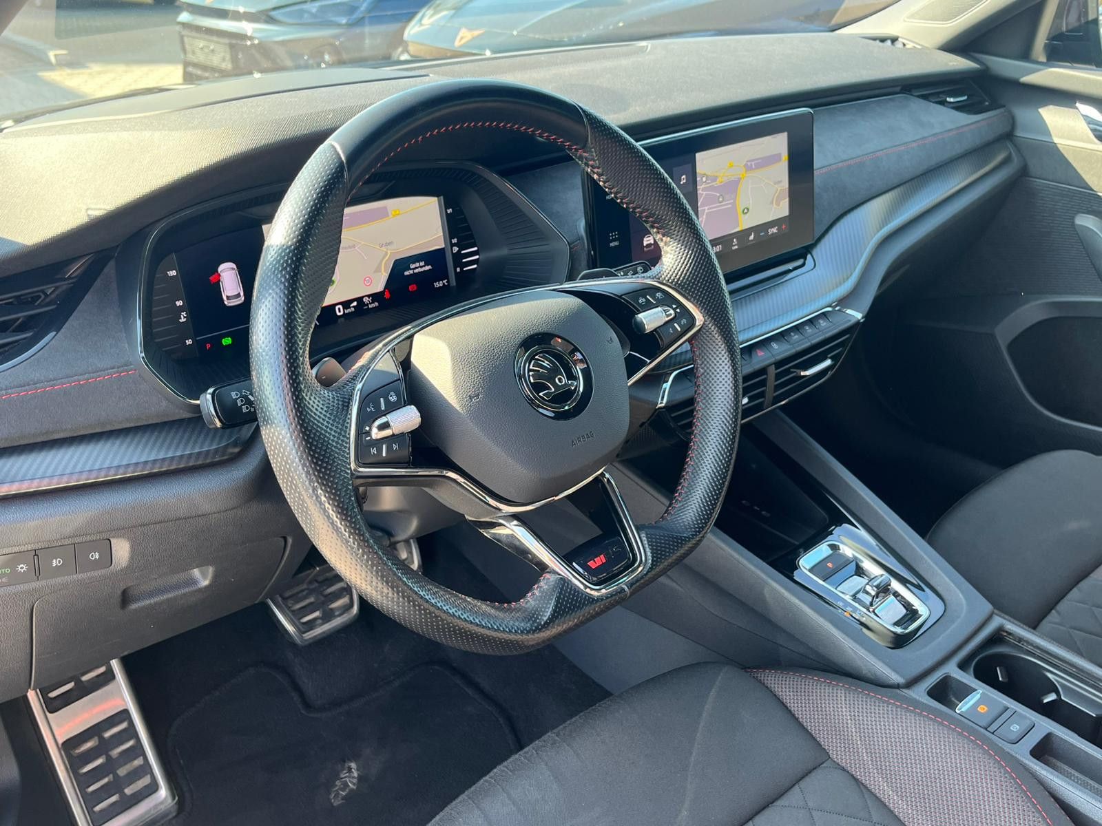 Fahrzeugabbildung SKODA Octavia 2.0 TDI RS DSG AHK*LED*19"HUD*KAMERA*ACC