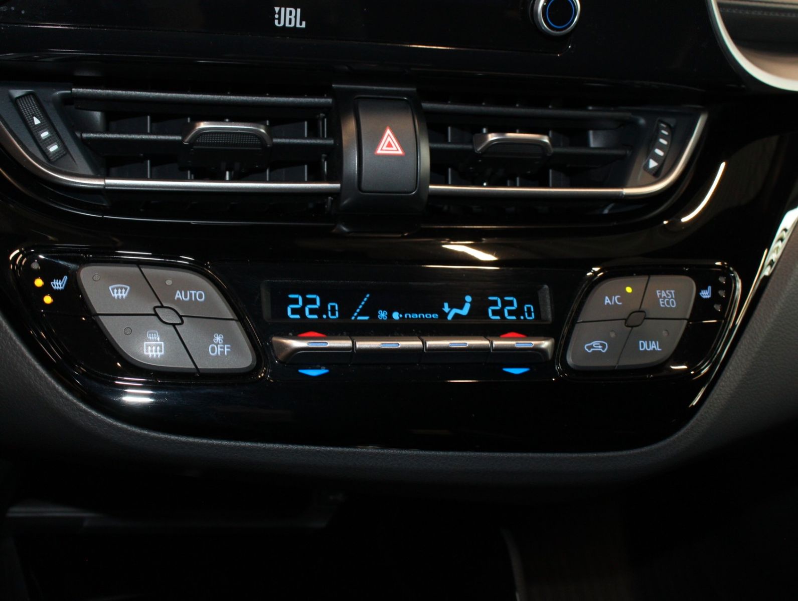 Fahrzeugabbildung Toyota C-HR Hybrid GR Sport 2.0 EU6d Kamera+Navi+LED