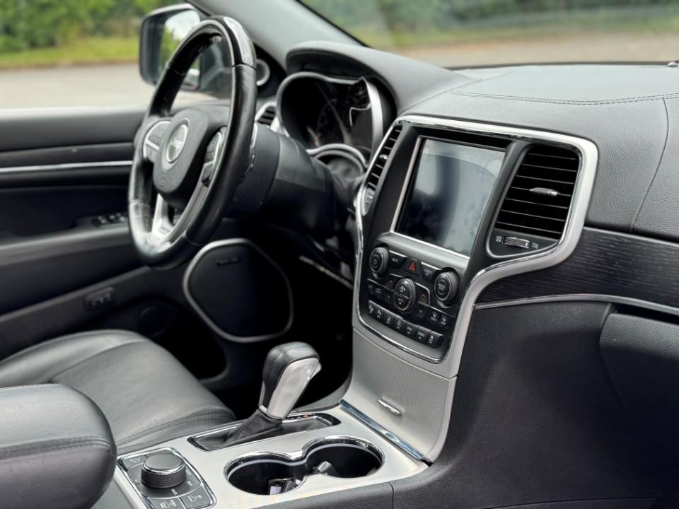 JEEP GRAND CHEROKEE 3.0 CRD SUMMIT PANORAMIQUE 8 FACH | 250 ch | 4X4 | BVA | HAYON ÉLECTRIQUE | RÉGLAGE ÉLECTRIQUE DES SIÈGES AVEC FONCTION MÉMOIRE