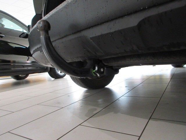 Fahrzeugabbildung Peugeot 5008 Basis 1.5D LED/AHK/PDC/TEMPOMAT