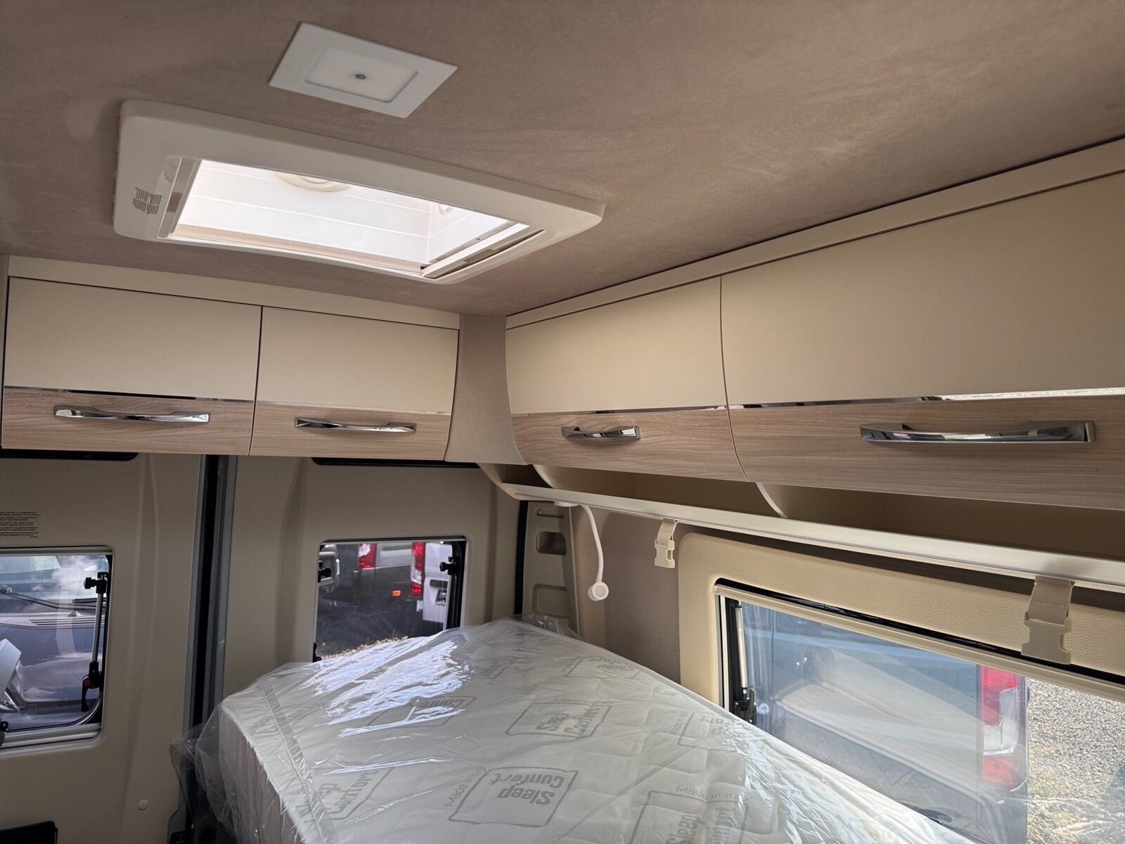 Fahrzeugabbildung Eura Mobil Van V 635 EB Klimaauto., Solar, Fahrassistenzpak