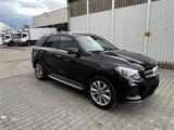 Mercedes-Benz GLE 350 benzin 4MATIC - - Mercedes GLE-Klasse mit Schiebedach