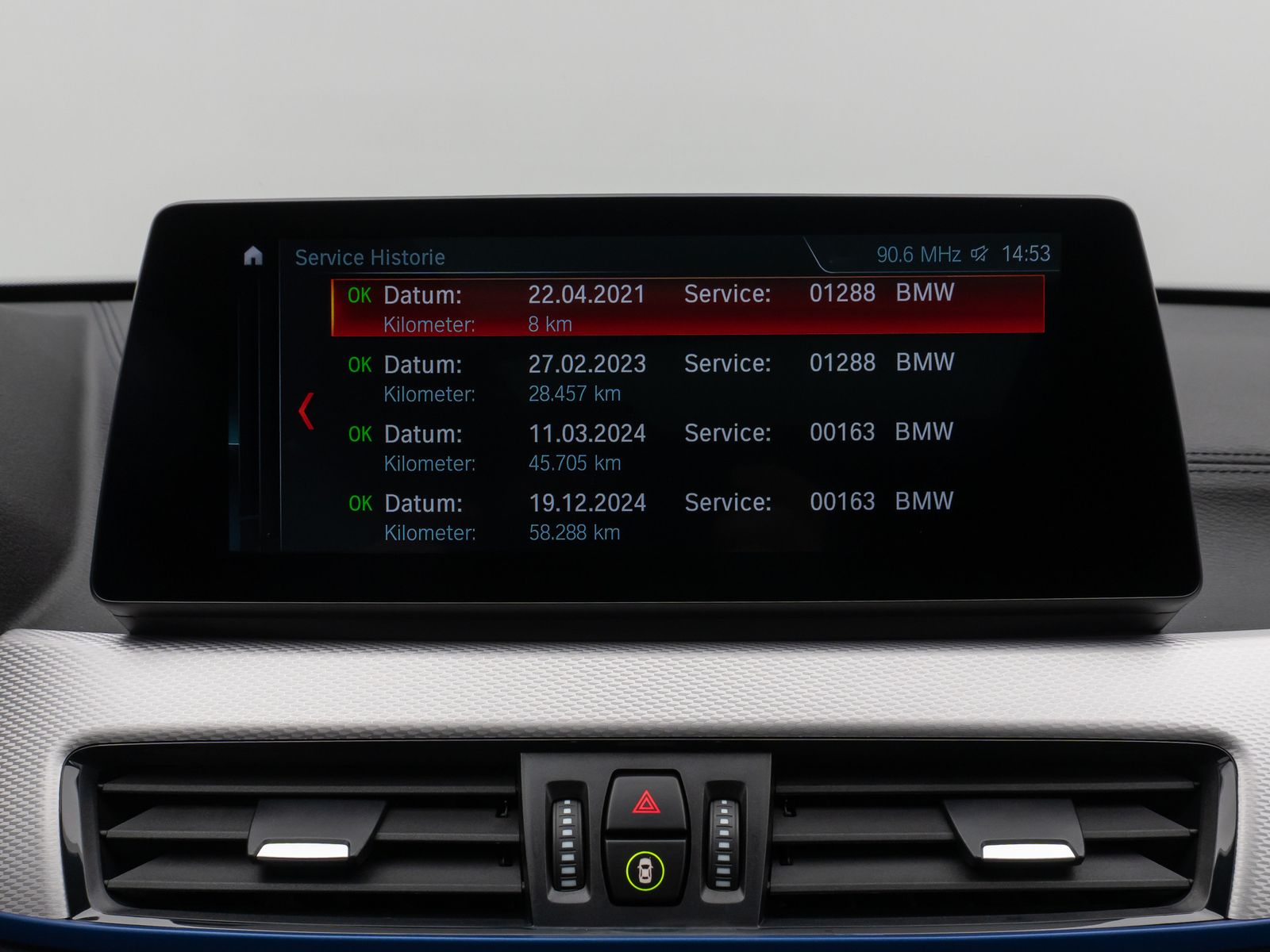 Fahrzeugabbildung BMW X1 xD25e M Sport Panorama Kamera HUD H/K Komfort