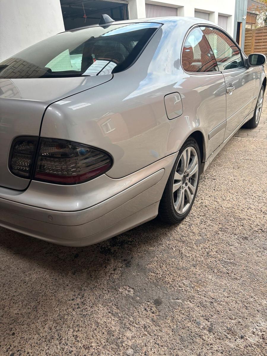 Mercedes-Benz CLK 200