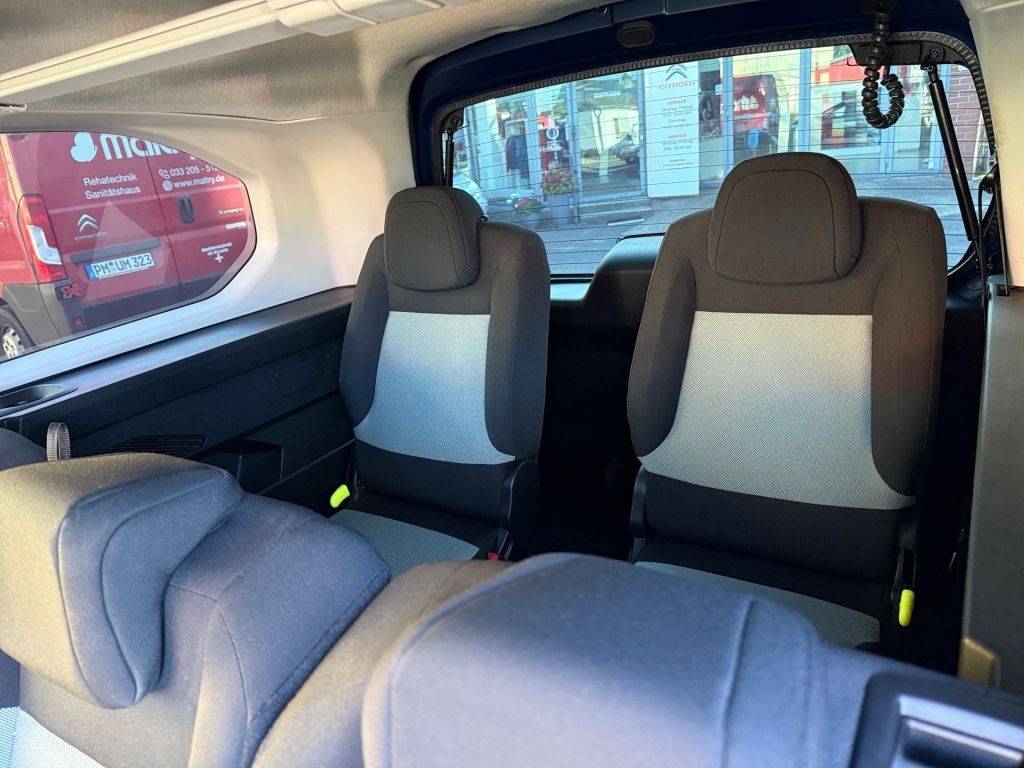 Fahrzeugabbildung Citroën Berlingo XL BlueHDi 130 FEEL 7-Sitzer