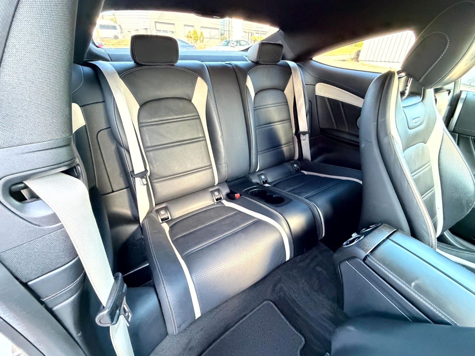 Mercedes-Benz C 63 S AMG Drivers_SporAb_HUD_360°_Burme_Keramik foto 15