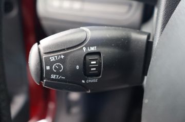 Peugeot 2008 Active Automatik Kamera Klimaautomatik
