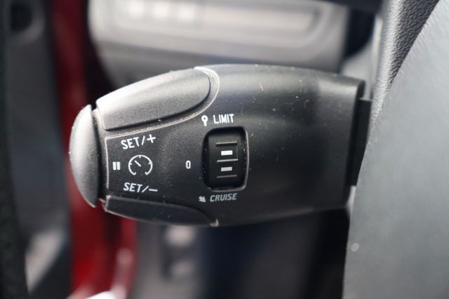 Peugeot 2008 Active Automatik Kamera Klimaautomatik