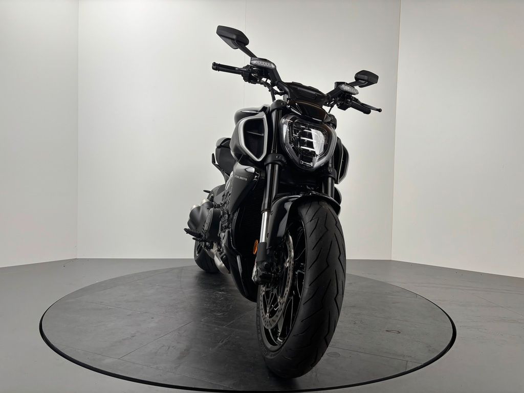 Fahrzeugabbildung Ducati DIAVEL V4 *1. HAND *TOP-ZUSTAND