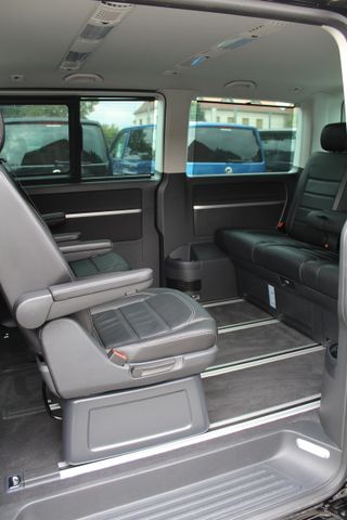 Volkswagen T6.1 Multivan Comfortline 150PS DSG AHK Standhzg