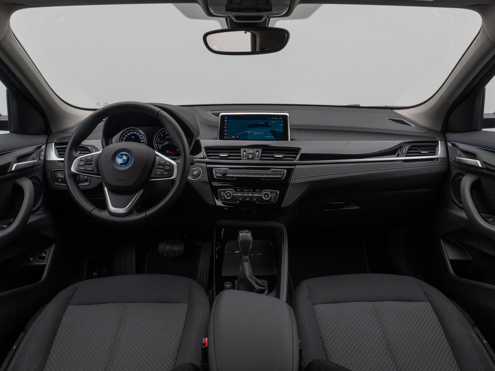 Fahrzeugabbildung BMW X2 xD25e Advantage Stop&Go ParkAss DAB LED Navi