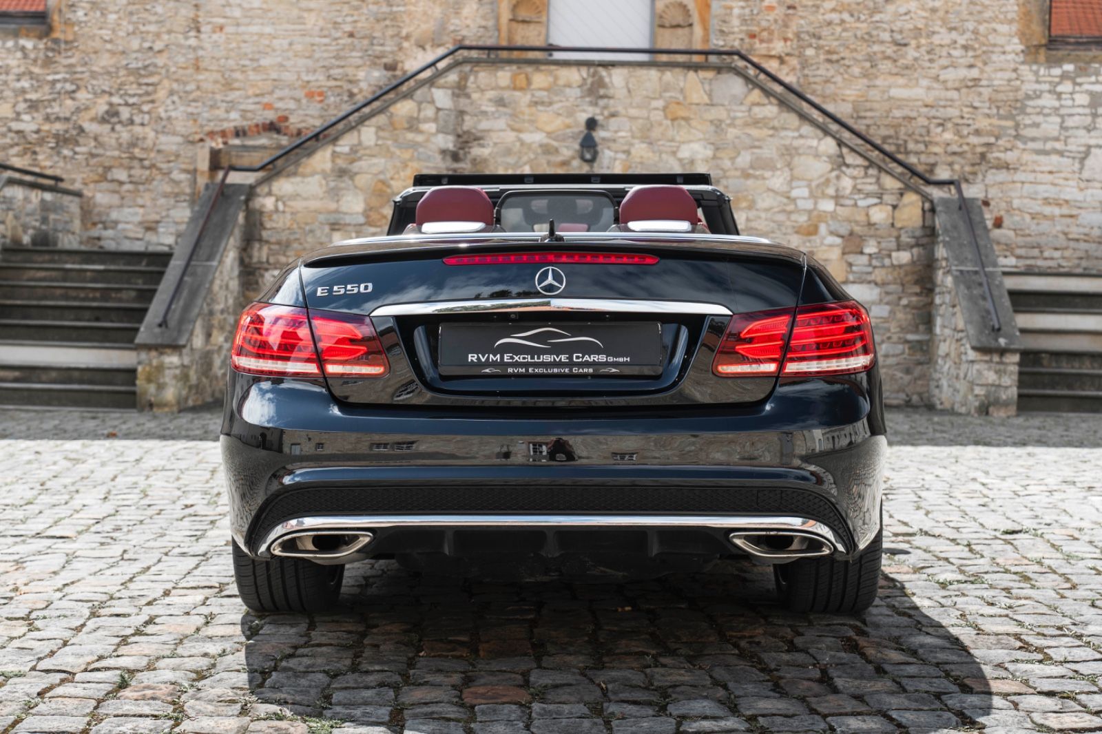 Fahrzeugabbildung Mercedes-Benz E 550 Cabriolet AMG-LINE ACC H&K LED KAM TOTW