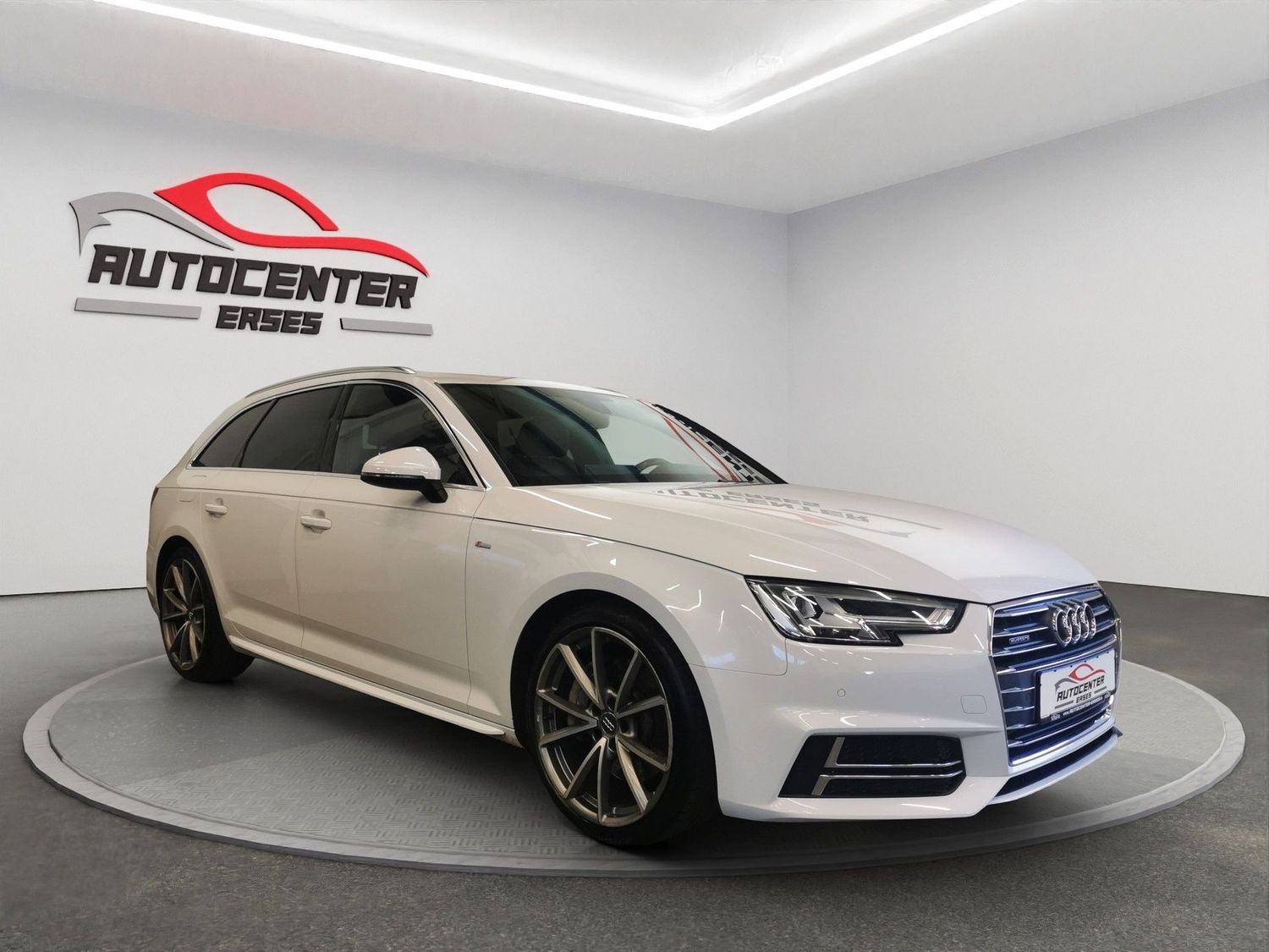 Audi A4 quattro S Line Sport Panorama Navi PDC AHK