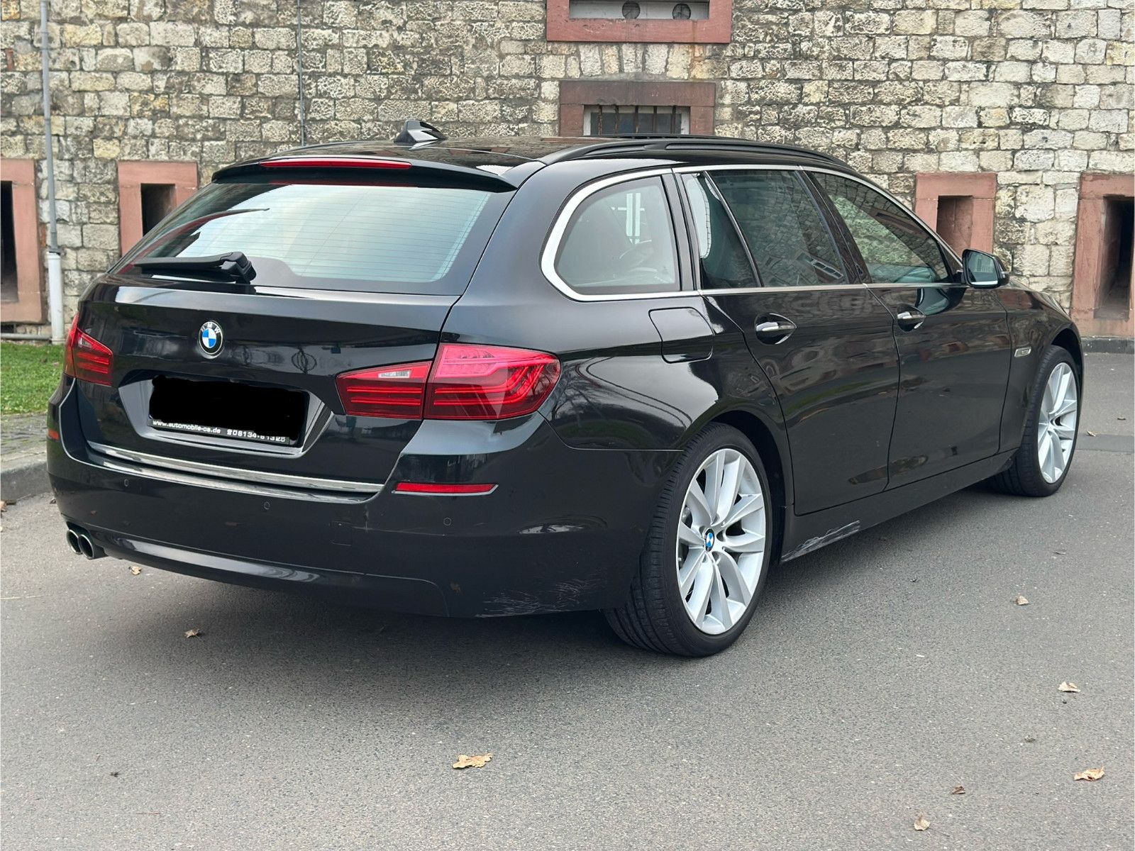 Fahrzeugabbildung BMW 530d xDRIVE TOURING LUXURY LINE*MOD.2015+PANO.*