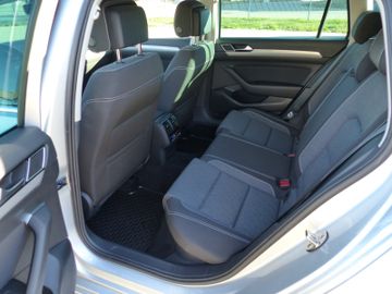 Volkswagen Passat Variant - 10