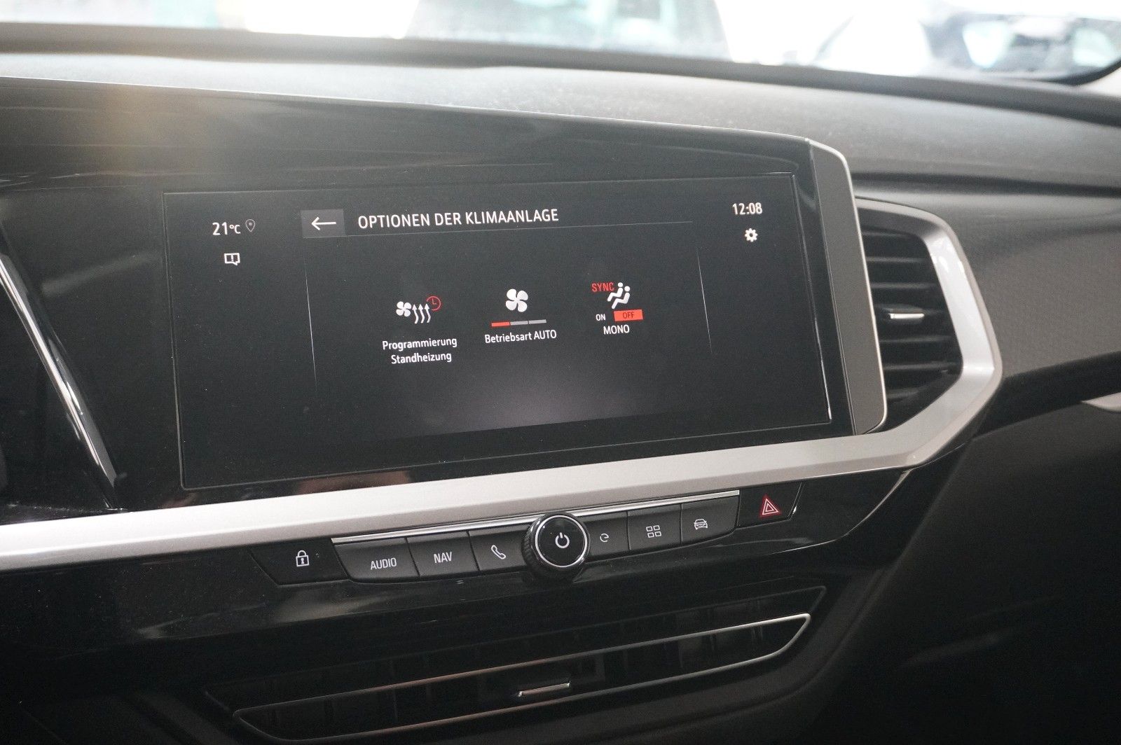 Fahrzeugabbildung Opel Grandland (X) ULTIMATE 4HYBRID NAVI/LED/360°/DAB